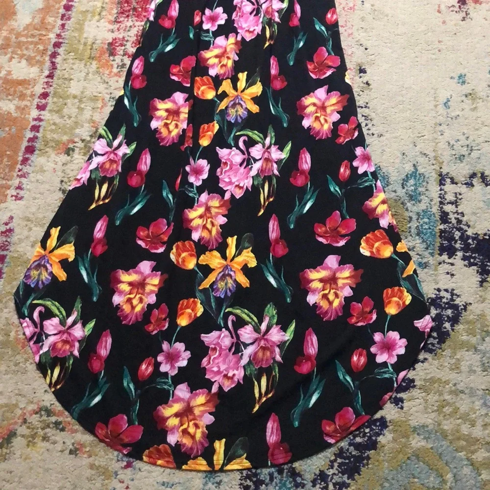 round hem maxi dress - Picture 2 of 4